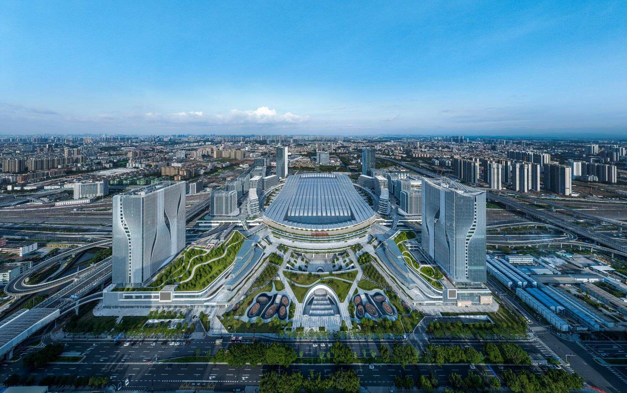 广州白云站TOD综合交通枢纽粤胜广场竣工交付